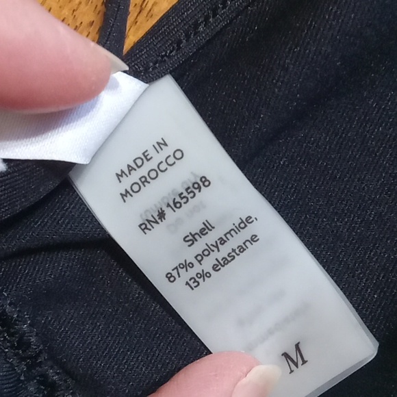 Andie Womens Bikini Top BLACK Medium TRIANGLE Swim Vacation Beach CANNES - Picture 7 of 7